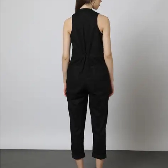 Elegant Black Sleeveless Jumpsuit - Picture 2 of 5